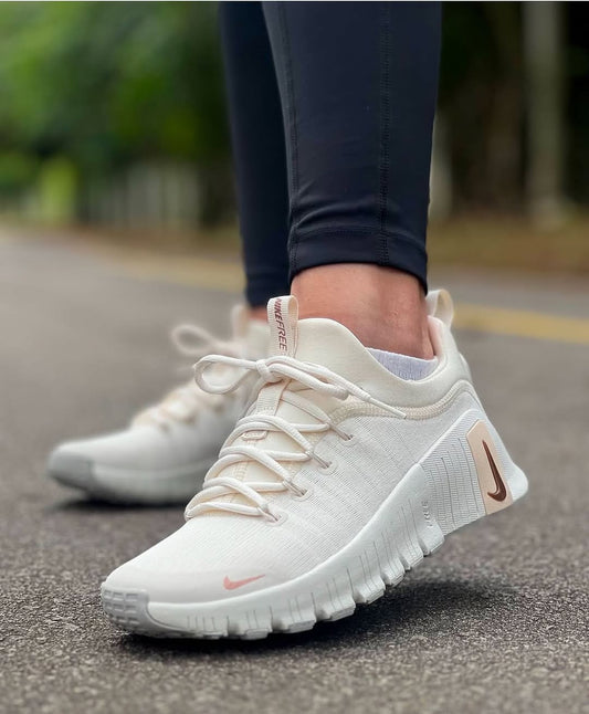 Nike Melcon